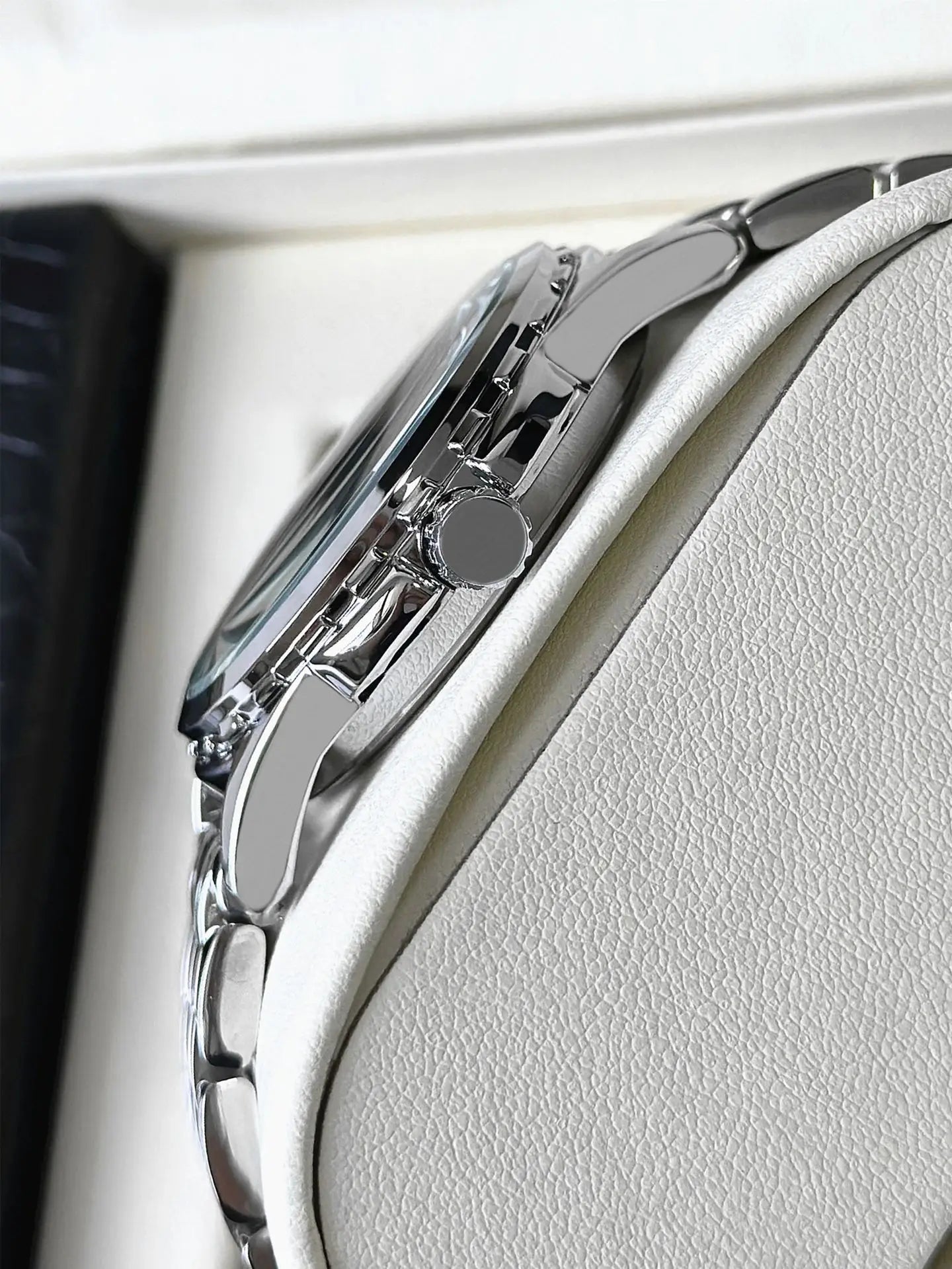 PABLO RAEZ ESSENTIAL